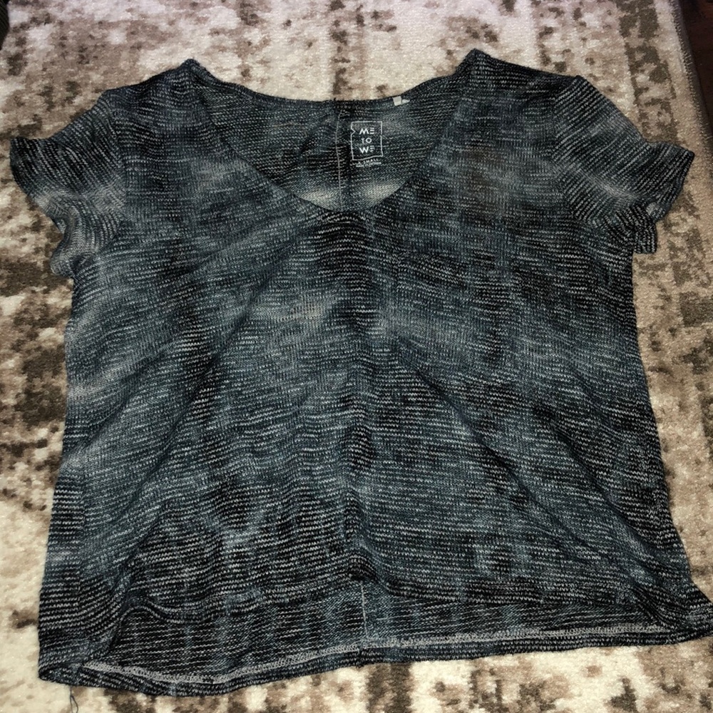 Cute cropped t shirt